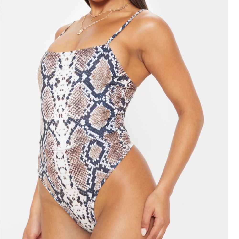 PrettyLittleThing Bodysuit